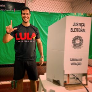 Emiliano D'Ávila Instagram - Sem medo de ser feliz. ⭐️♥️

#lula #lulapresidente #lula2022 #lulanoprimeiroturno #eleições #eleições2022 #presidente #voto #votosecreto #pt #pt13 #brasilfelizdenovo #semmedodeserfeliz #13 #brasil #brasil🇧🇷