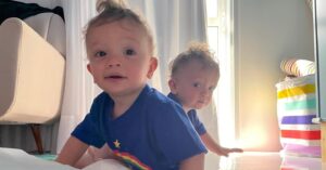 Emílio Dantas Instagram - Viva nossos moleques! Mais um mês pra conta dessa vida linda que é ter vocês por perto.❤️🚀❤️🚀
