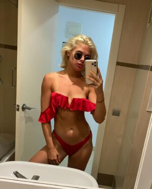 Emily Barker Instagram - How my body has changed in a bikini over the last 7 years 👙

I had just started back dancing as a pro dancer in the 8th image … it’s nuts to see the images from 2020 back to 2018 … I remember I used to ask people to take a picture of me in my bikini just so I could analyse how skinny I looked … I never smiled or posed for the photos, I just wanted them so I could pull myself apart! 

1. 2023 happy size 10 occasionally a 12 
2. 2022 size 10 
3. 2021 size 8/10 
4. 2020 size 6 
5 & 6 - 2019 size 6 
7. 2018 size 6 sometimes 4 
8. 2017 size 4 

I used to sit every year around this time and pull up my bikini photos from the year and years before, then I’d set it as my phone back ground and make it my mission to be skinnier than I was the year before… of course until lockdown hit and I decided to actually start living!! 

GUESS HOW YOU GET A BIKINI BODY … YOU PUT ON YOUR BIKINI 😍🫶🏼👙