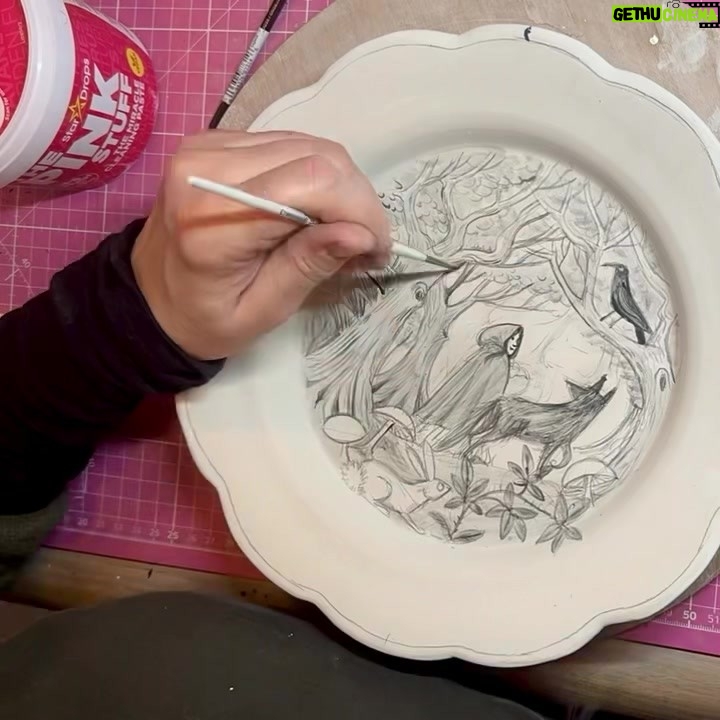 Emily Gravett - 1K Likes - A bit of colbalt oxiding. Iāve not used it on green ware before so itāll be interesting to see how it turns out.
Iāve still not decided on what to do with the border though.
Any ideas? #potterylove #porcelain #handmade