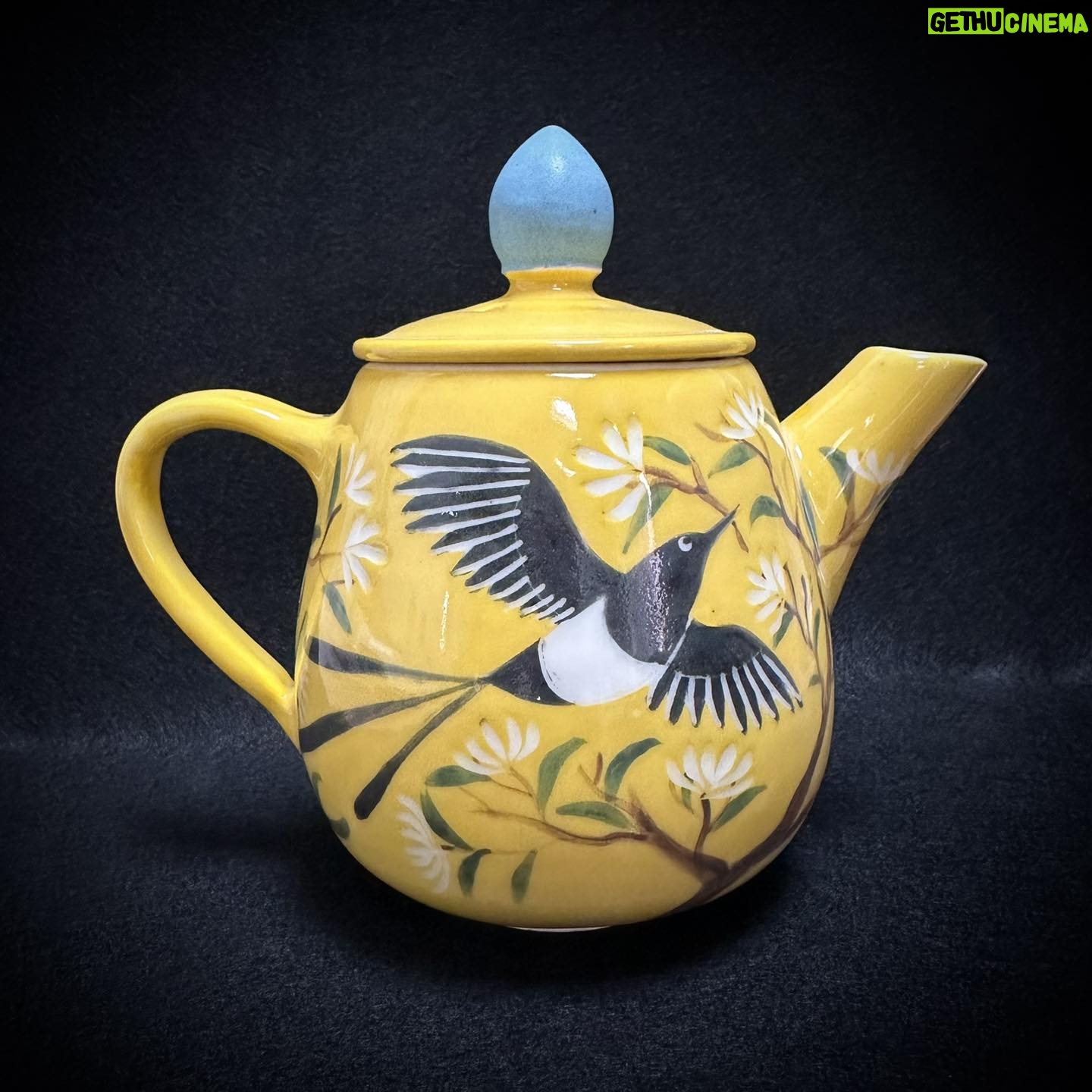 Emily Gravett - 1.1K Likes - Do you remember my yellow magpie teapot?
It was bought by a lovely lady in the US as a gift for a friend, but despite waiting for weeks it didnāt arrive. We tracked it to the US, and then rather strangely to Japan?! Then it disappeared. In the end the buyer bought her friend a different gift and I happily refunded her.
Then 2 days later what should appear in my postbox but the yellow teapot! Itās circumnavigated the world, and Iām delighted to see my packaging has stood up to the challenge. Thereās not a scratch on it!
So- I will be putting it into my shop next week on Saturday 20th. Thereāll be no sale on the 14th as I have a houseful of old friends coming to visit (hurrah!)
X #porcelain #potterylove #handmade