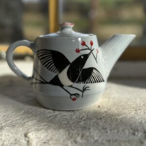 Emily Gravett Instagram - Ooh I’m having a busy week. I’ve been trying to get two books done so I’ve been a bit remiss on here.
I’m going to put these two into my shop this Saturday at 7pm
I’m also hoping to get a load into my kiln to glaze. It’s definitely the most exciting part opening that lid!
#potterylove #ceramics #porcelain #magpie