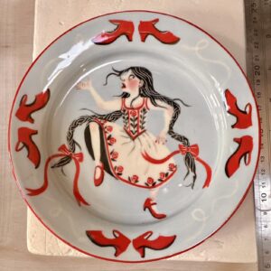 Emily Gravett Instagram - Another little Fairy Tale plate. I’m pretty sure this one is easy to guess?
#handmade #pottery #fairytaleonaplate #potterylove