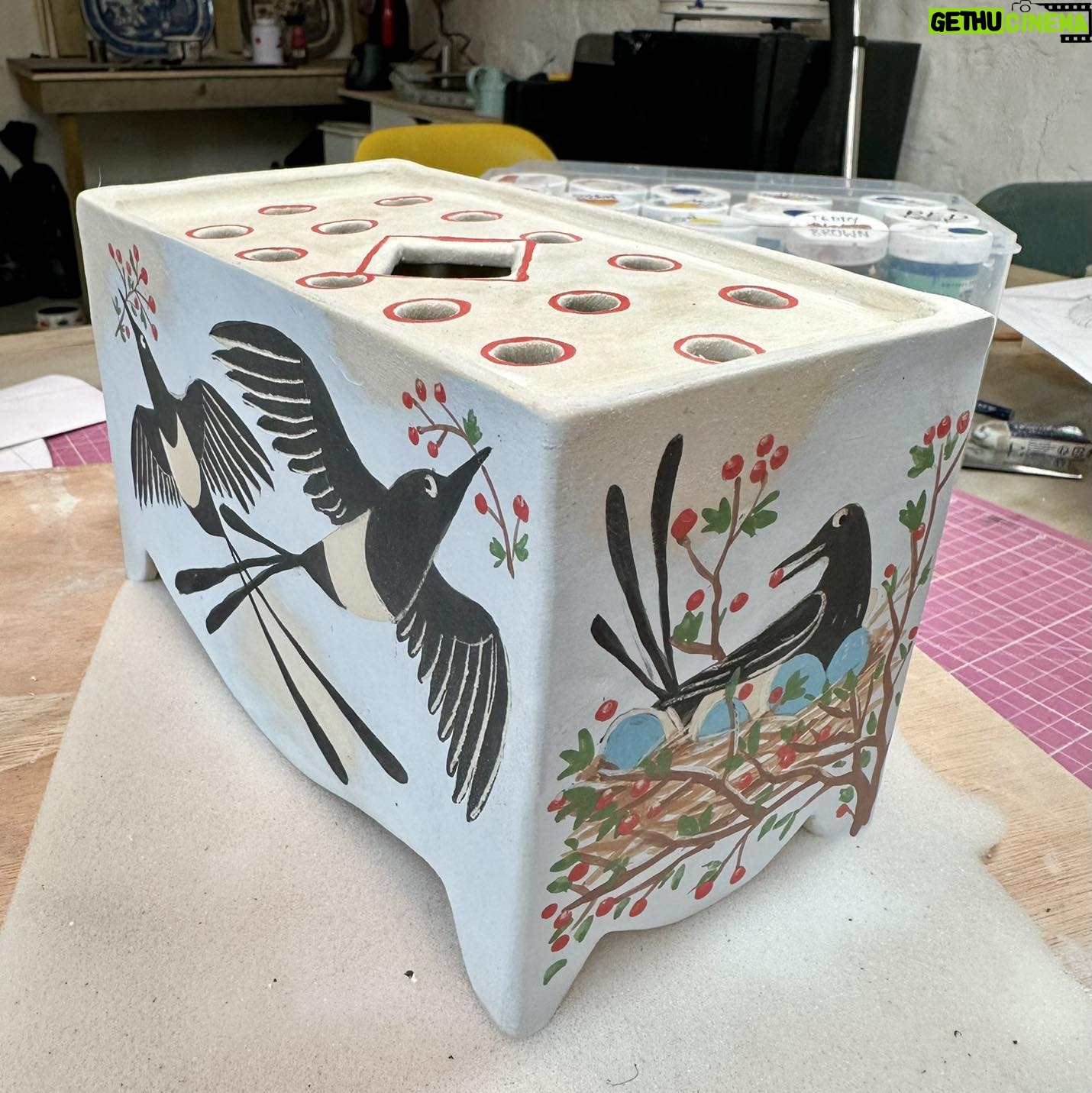 Emily Gravett - 874 Likes - Iāve been playing with some new things. Iāve got this flower brick drying out on the shelf.
Itāll have to stay there for a while now as Iām off away for work for a few weeks.
Iām going to miss my studio
#ceramicsart #porcelain #handmade #magpiesofinstagram #flowerbrick