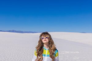 Emily Marie Palmer Instagram - White Sands National Park fills me with pure ecstatic joy. 😍😭 

You can’t tell from these pictures, because I was trying to be cool and fit the vibe of our silly photoshoot, but I was neither chill nor cool on the inside because this place is AN ABSOLUTE WONDER ✨

The sand is always soft and cool and doesn’t stick to you the way most sands do — it’s bizarre and heavenly, and if you are a soul that appreciates a good spot for frolicking, as I do, it’s well worth a visit. I’m so glad we got to go back. 🤍 

📷 @joeyciccoline (always) 

#whitesandsnationalpark