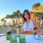 Emily Ratajkowski