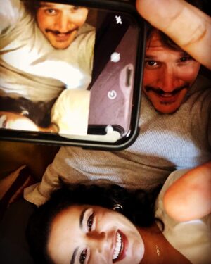 Emily Rios Instagram - Mi Oso hermoso #SnowfallFX #BehindTheScenes @perismencheta