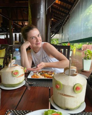 Emily Tennant Instagram - Influencer is screening at @victoriafilmfest tonight!  Had a magical time filming in Thailand with incredible people. 🎞️ 🏍️ 🛶 🌊 9pm @capitol6theatre #VFF #INFLUENCER