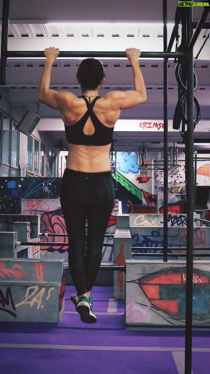 Emily Tung - 444 Likes - How to get back abs 💪🏻
.
.
.
.
@brooklynzoony #muscles #bodyweightworkout #bodyweighttraining #bodyweightexercises #bodyweightworkouts #pullups #pullupsfordays #pullupsworkout #fitspo #fitspiration #upperbodystrength #stronggirls #calisthenics #barstarzz #stuntwoman #stuntperformer #stuntpoc #fitnessgoals #backmuscles #sexyback #fitzone #fitmodels #fitgirl #martialartsgirls #parkourgirl #parkourgym