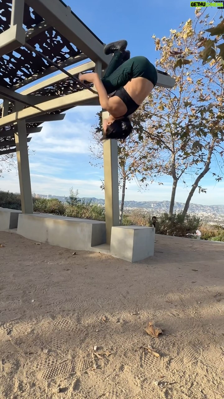 Emily Tung - 254 Likes - Getting down on some bars with @lorenaparkour 😆💪🏻
.
.
.
.
#parkour #calisthenics #stuntwoman #losangeles #bars #girlswithmuscles #flyaway