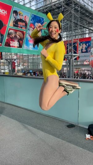Emily Tung Instagram - My first time at Anime NYC @animenyc ! I’ve been wanting to go for years but never thought I knew anyone and could never remember to get tickets in time. Pikachu Day One ⚡️
🎥@lorenaparkour 
@floris_lilium as Squirtle!
@dprimexd as White Ranger
.
.
.
.
#dance #hiphop #kpop #cosplay #ax #animenyc #fyp #pikachu #pokemon #pikachucosplay #pikachucostume #pokemoncosplay #squirtle #stunts #stuntdouble #calisthenics #pullups
#explorepage #trending #sctop10 #viralvideos #nyc #uptownfunk