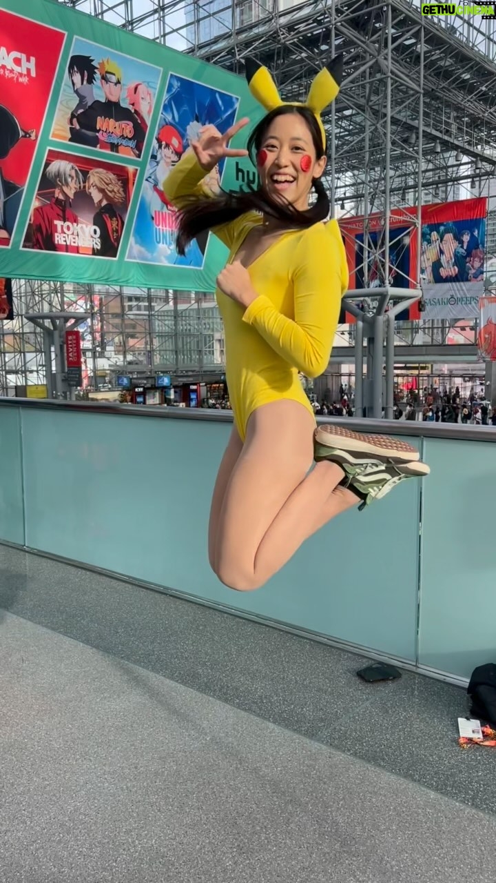 Emily Tung - 286 Likes - My first time at Anime NYC @animenyc ! I’ve been wanting to go for years but never thought I knew anyone and could never remember to get tickets in time. Pikachu Day One ⚡️
🎥@lorenaparkour
@floris_lilium as Squirtle!
@dprimexd as White Ranger
.
.
.
.
#dance #hiphop #kpop #cosplay #ax #animenyc #fyp #pikachu #pokemon #pikachucosplay #pikachucostume #pokemoncosplay #squirtle #stunts #stuntdouble #calisthenics #pullups
#explorepage #trending #sctop10 #viralvideos #nyc #uptownfunk