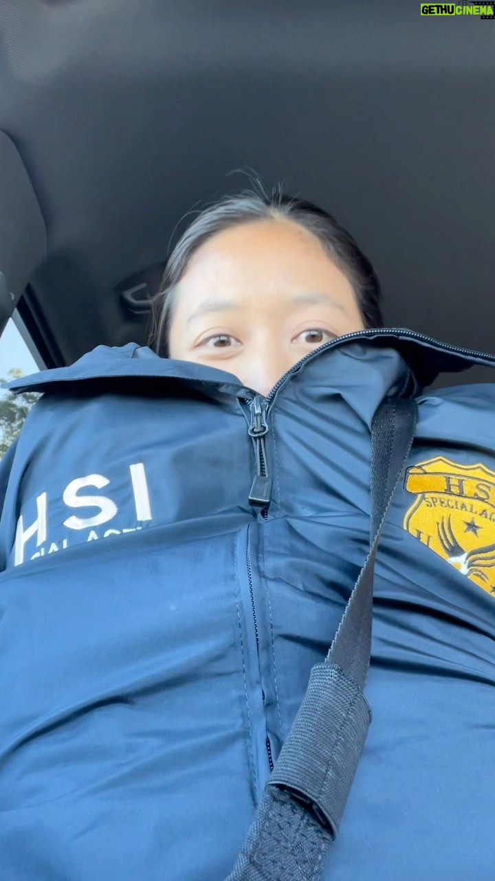Emily Tung - 255 Likes - Happy Friday! That time when wardrobe only had man sized vests. Had to make it work 🐢👮♀️
.
.
.
.
#fbf #setlife #film #tv #police #stunts #stuntlife #stuntperformer #stuntwoman #selfie #actress #actor #stuntpoc #funnyvideos #peekaboo #filming #bts #behindthescenes #tvshow #turtleneck