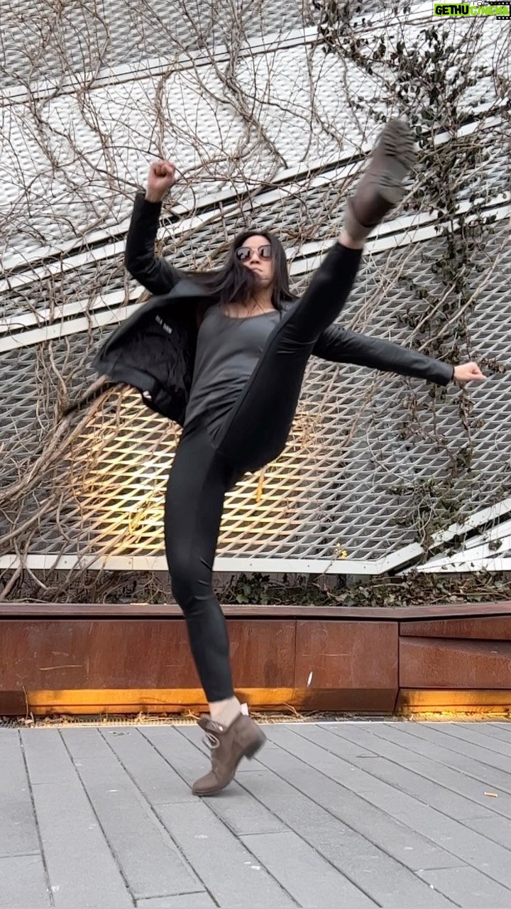 Emily Tung - 470 Likes - Leather gang
.
.
.
.
#leather #leatherjacket #blkdnm #gangster #stuntwoman #stuntlife #stuntperformer #stuntdouble #stuntpoc #stuntwomenunited #stunts #tkd #fightgirl #tkdgirl #wushugirl #martialarts #kungfu #shaolin #tricking #martialartstricking #flexiblegirl #flexibility #flexiblepeople #tornadokick