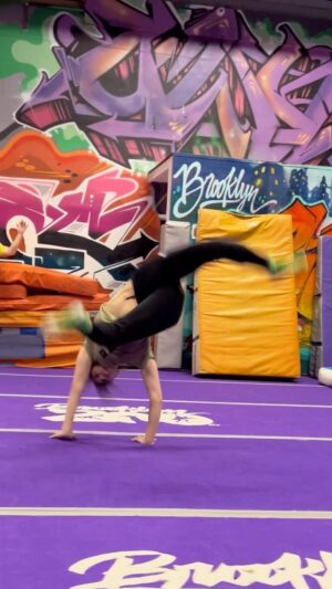 Emily Tung Instagram - Workshopping a combo 
.
.
.
.
#wushu #kungfu #martialarts #martialartist #wushugirl #fightgirl #stunts #stuntwoman #stuntman #stunttraining #actionactor #stuntdouble #fightchoreography #tricking #martialartstricking #shaolinkungfu  #femalefighter #femalemartialartist #chunli #gym #stuntlife #tkd #tkdgirl #kicks #stuntpoc #taekwondo #bgirl #breaking #flips