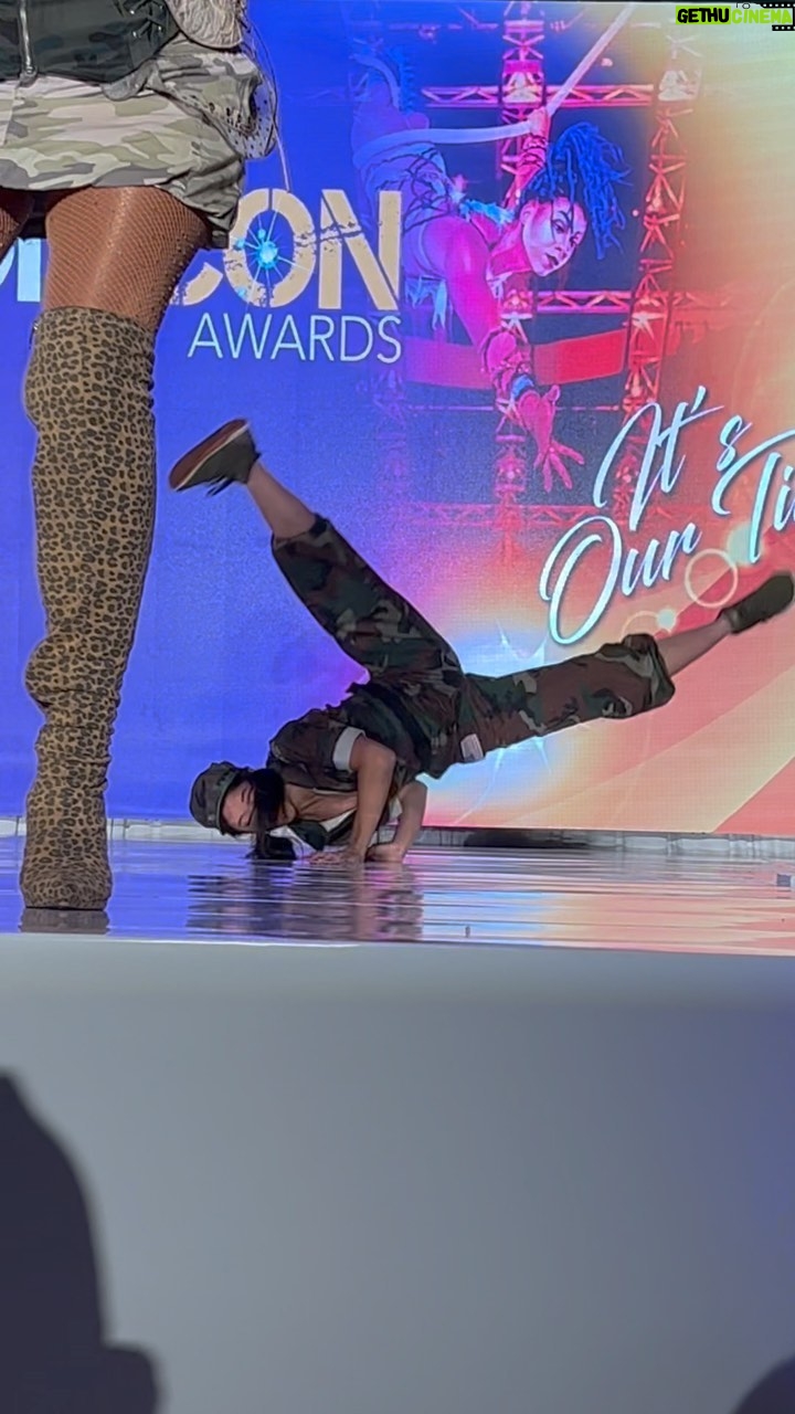 Emily Tung - 527 Likes - Last weekend I had the honor to perform on stage at the action icon awards. It is rare nowadays for me to get to break, I’m really happy I got to share this part of me with the crowd! Special thanks to @julie_michaels and @stuntaccess for the opportunity!
🎥 @lorenaparkour
.
.
.
.
#stuntwoman #redcarpet #redcarpetevent #bgirl #breakdance #breakdancer #tricking #trickinglife #martialartstricking #parkourgirl #stuntdouble #stuntpoc #dangerzone #actioniconawards #womeninaction #stuntlife #stuntperformer #stuntgirl #actiongirls #breaking