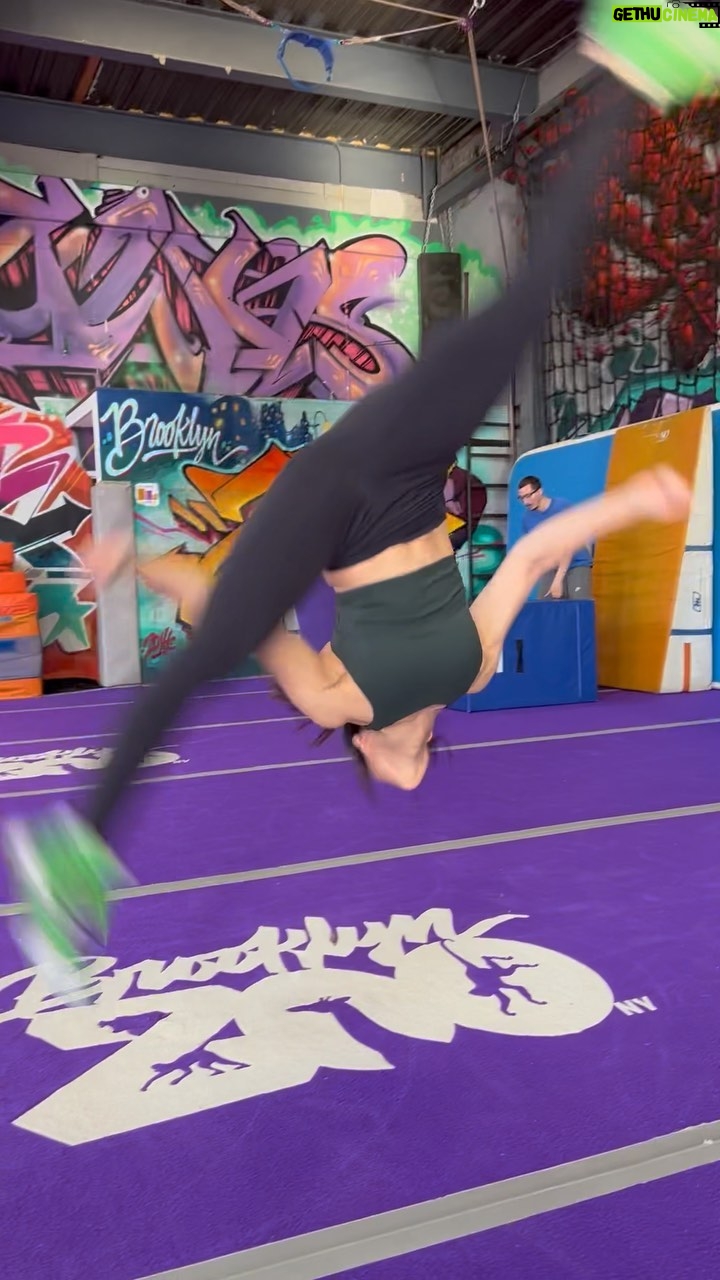 Emily Tung - 580 Likes - More ways to combo into aerial 😄
@brooklynzoony training bites 🍪
.
.
.
.
#tricking #trickinglife #stuntwoman #martialarts #martialartslife #parkourgirl #martialartstraining #martialartist #martialartstricking #martialartsgirls #stuntperformer #stuntpoc #stuntlife #stunts #stuntdouble #stuntfighter #stuntgirl #stunttraining #gymnastics #aerial #wushugirl #wushu #tkdgirl #bgirl
