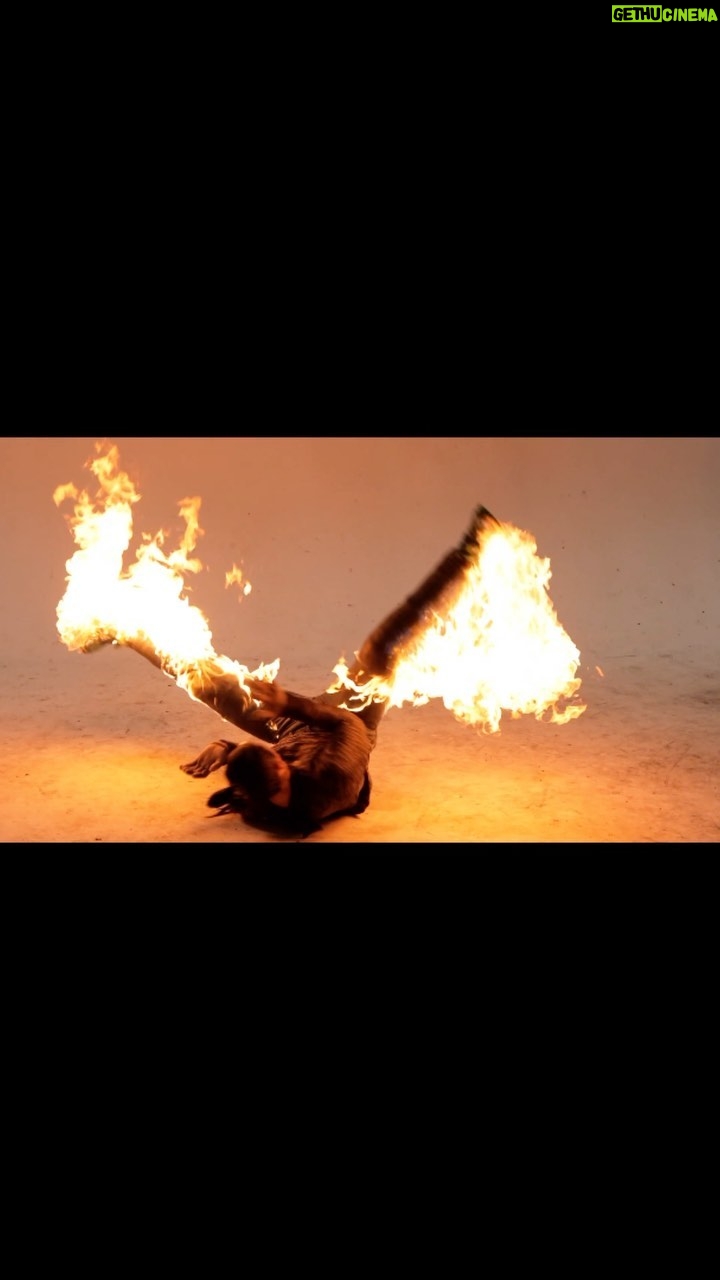 Emily Tung - 309 Likes - Bring the heat🔥 fire mills 🔥
.
.
.
.
#bgirl #bgirling #hiphop #hiphopdancer #breakdance #breakdancer #windmills #fireburn #lit #dancersofig #stuntwoman #stuntlife #stuntpoc #fireshow #stuntdouble #stuntperformer #bboying #nycdancer #stuntgirl #adventurine #actionaddict #stunts #stuntman #martialartist #wushugirl #kungfu #firedance #firedancer #firespinning #fireperformer