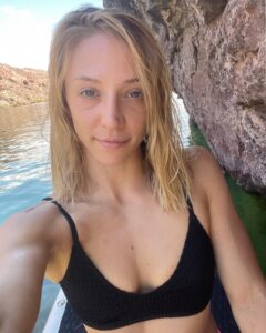 Actress Emily Whitmire HD Instagram Photos and Wallpapers January 2023
