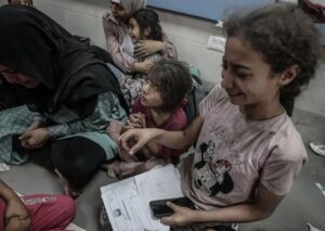 Emir Benderlioğlu Instagram - Hastane bombalayıp sivilleri ve çocukları katledecek kadar ileri giden bu vahşeti durdurun! #stopwaronchildren