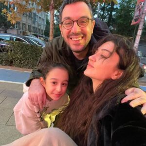 Emir Benderlioğlu Instagram - kurt, sincap ve (henüz karar vermedi)...❤️❤️❤️
@cerenbenderlioglu