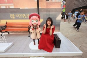 Emiri Kato Instagram - 北京　SOLANA
SPY×FAMILYの盛り上がりがすごい…！！

そしてSOLANAが広すぎて見きれない✨
写真映えスポットありすぎて楽しい〜！

#北京
#spyxfamily
