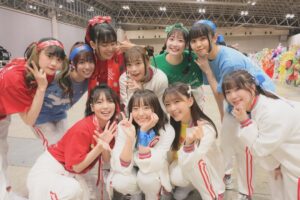 Emiri Kato Instagram - 少女⭐︎歌劇　レヴュースタァライト
『舞台少女大運動会 revival』

スタァライトのイベント初参加！！
嬉しい✨

椎名へきるさん、三森すずこちゃんと3人で運動会の実況・解説として楽しみました〜！

元気な舞台少女達を見てずっと笑ってました☺️
笑うのは元気出るね🩵

応援ありがとうございました！！
みんなお疲れ様でしたーーー！！

(解説組の写真、私のカメラで撮り忘れてた！！みもりんがきっとあげてくれるはず…！笑)