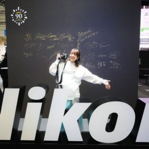 Emiri Kato Instagram - カメラのイベント💛CP＋2024
Nikonさんのブースのこだわりがすごい！

カメラ初心者の方も楽しめるエリア
プロユース向けのエリア

色んなカメラが触れて楽しすぎます！

さらに私が撮影した写真を展示してかださいました…！
こんなに大きく綺麗に印刷されたの初めて😭✨

2月25日まで開催なのでぜひ足を運んで見てください〜！

135mm Plena体験もぜひ…！
玉ボケすごい！

📷Nikon Zf  NIKKOR Z DX 12-28mm f/3.5-5.6 PZ VR
📷Nikon Z8 NIKKOR Z 40mm f/2

#nikon
#cpplus2024