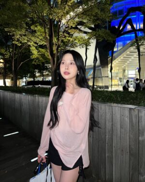 Emiri Tachibana Instagram - 昨日のインスタライブ本当に楽しかった〜😌🫶
質問たくさんいただいたチークとハイライトはこちらでした！
@florasis.jp