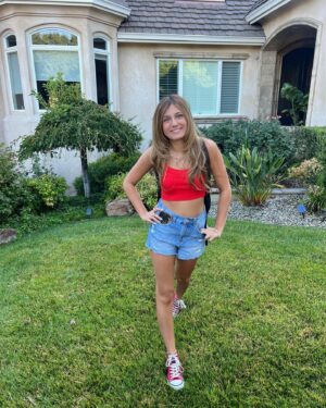 Emma Berman Instagram - Sophomore 🫶

#backtoschool#sophomore#sophomoreyear#highschool#newschoolyear#emmaberman#endofsummer#schooldays#schoolready#firstdayofschool#schoolspirit#firstday#letsgo#10thgrade