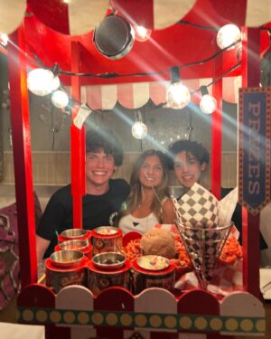 Emma Berman Instagram - 🫶

#la#malibu#rodeodrive#americanaglendale#tarzana#burbank#westhollywood#takemeback#summerbreak#vacaygoals#outloud#actingcamp#recording#emmaberman#funtimes#lovemyfriends#newadventures#beachvibes#workandplay#bestdays