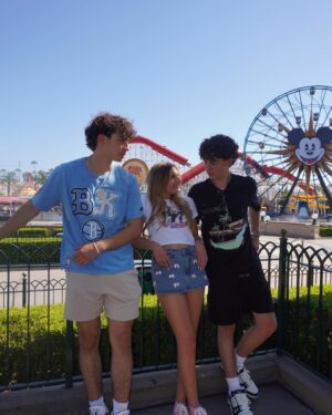 Emma Berman Instagram - 12/10 trip 🐭🎢✨

#explorepage #explore #pixarpier #disneyfloat #disneyland #disneyparks #pixarluca #disneyactor #emmaberman #californiaadventure #instadaily #superkitties #disneyjr