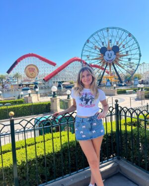 Emma Berman Instagram - 12/10 trip 🐭🎢✨

#explorepage #explore #pixarpier #disneyfloat #disneyland #disneyparks #pixarluca #disneyactor #emmaberman #californiaadventure #instadaily #superkitties #disneyjr