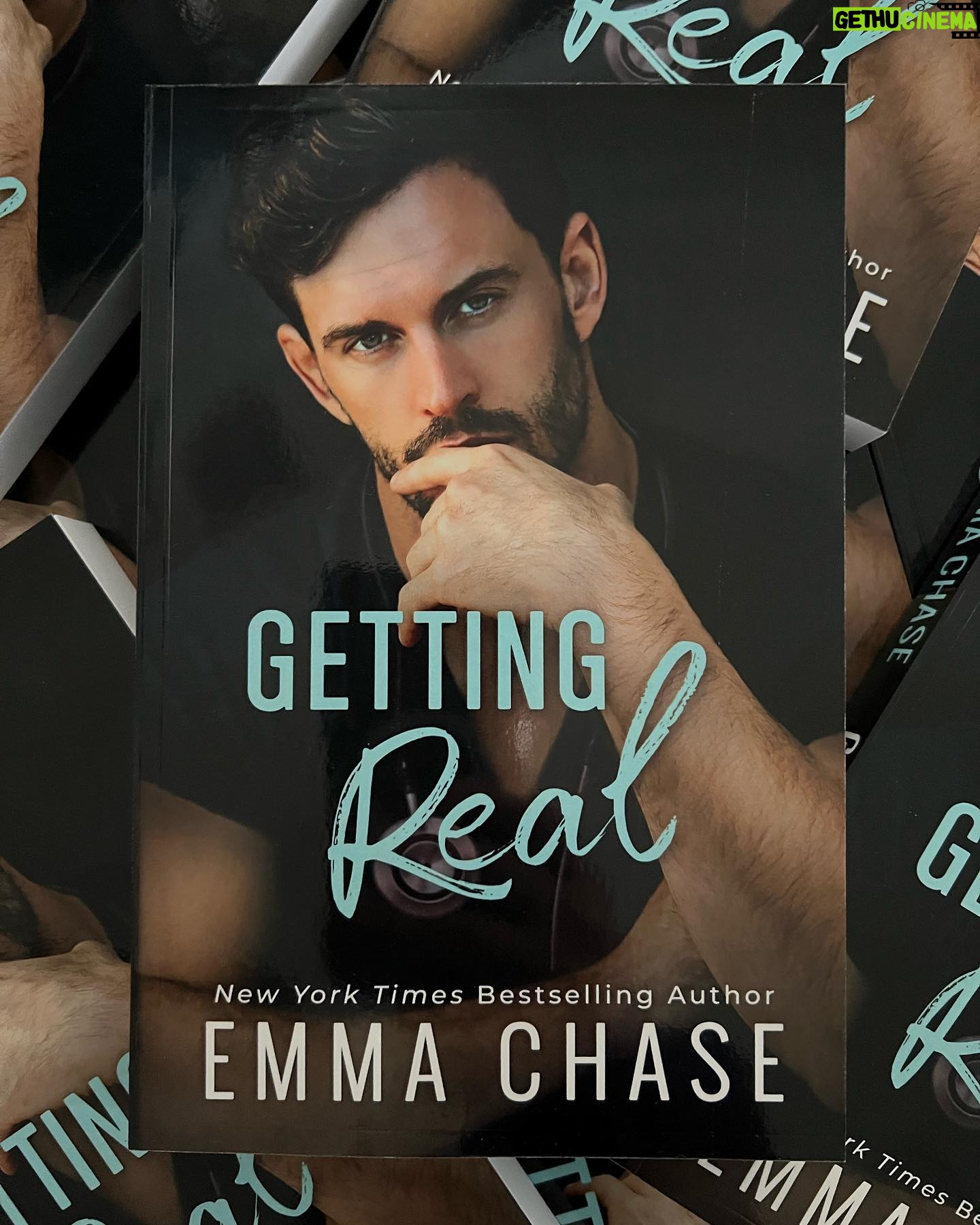 Emma Chase - 500 Likes - 🔥 PAPERBACK GIVEAWAY 🔥
Five print copies of GETTING REAL are up for grabs on #Goodreads now!
✔️ Single dad
✔️ Age gap
✔️ ER doctor/nurse
✔️ Steamy 🔥
✔️ Hilarious
✔️ Heartwarming romance ❤️
Link in bio to enter to win. US only. Good luck! 😊
#giveaway #gettingreal #upcomingrelease