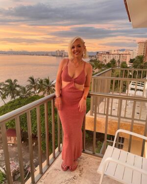 Emma Fyffe Instagram - Big time influencer vibes at sunset on the balcony of our room at @villapremiere.
.
.
.
(Obviously got the dress on Poshmark I am not rich 🫠)
