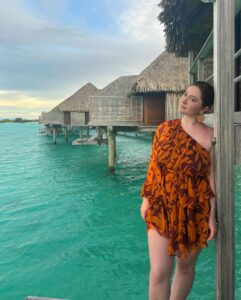 Actress Emma Kenney HD Instagram Photos and Wallpapers April 2024