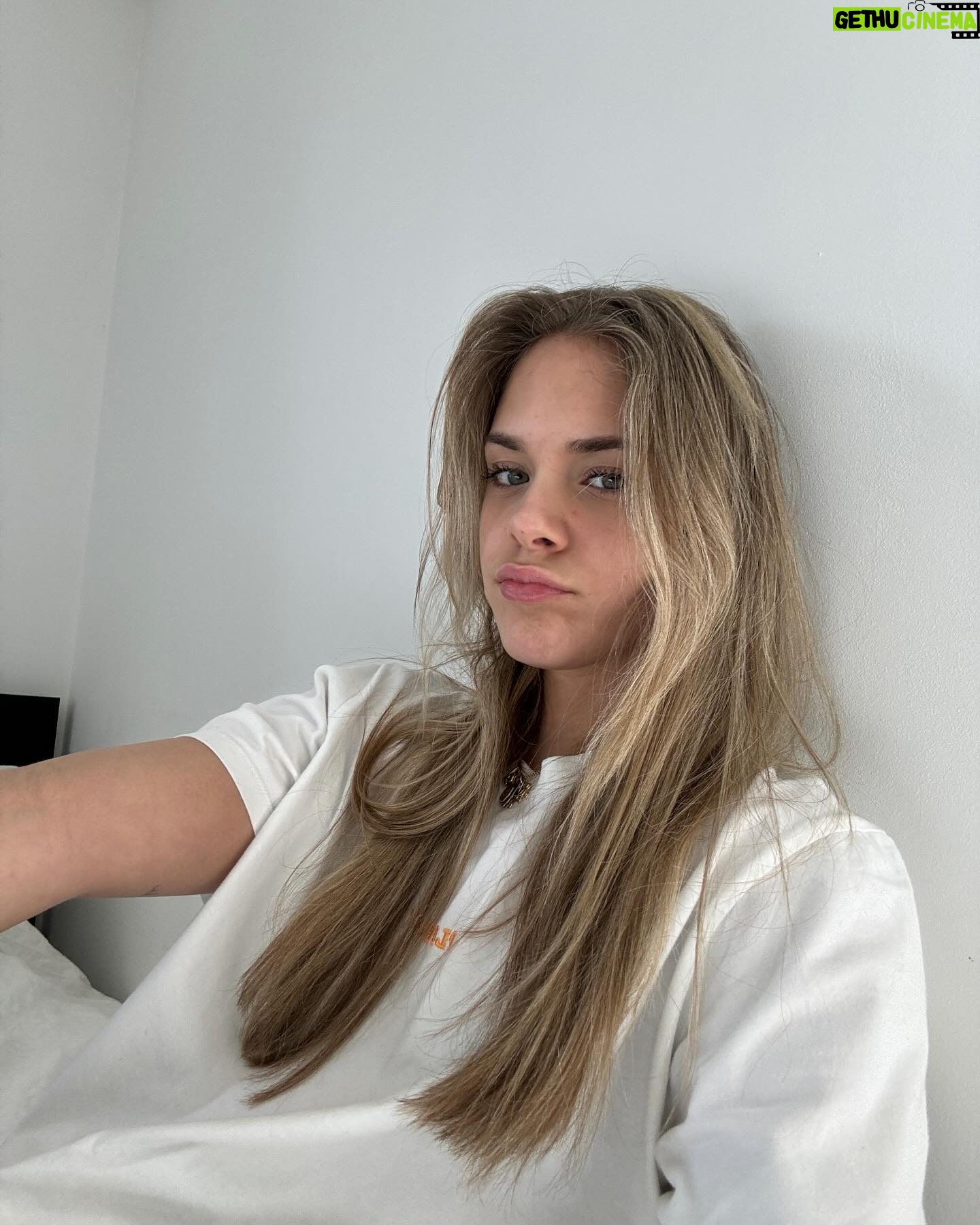 Emma Keuven - 4.3K Likes -