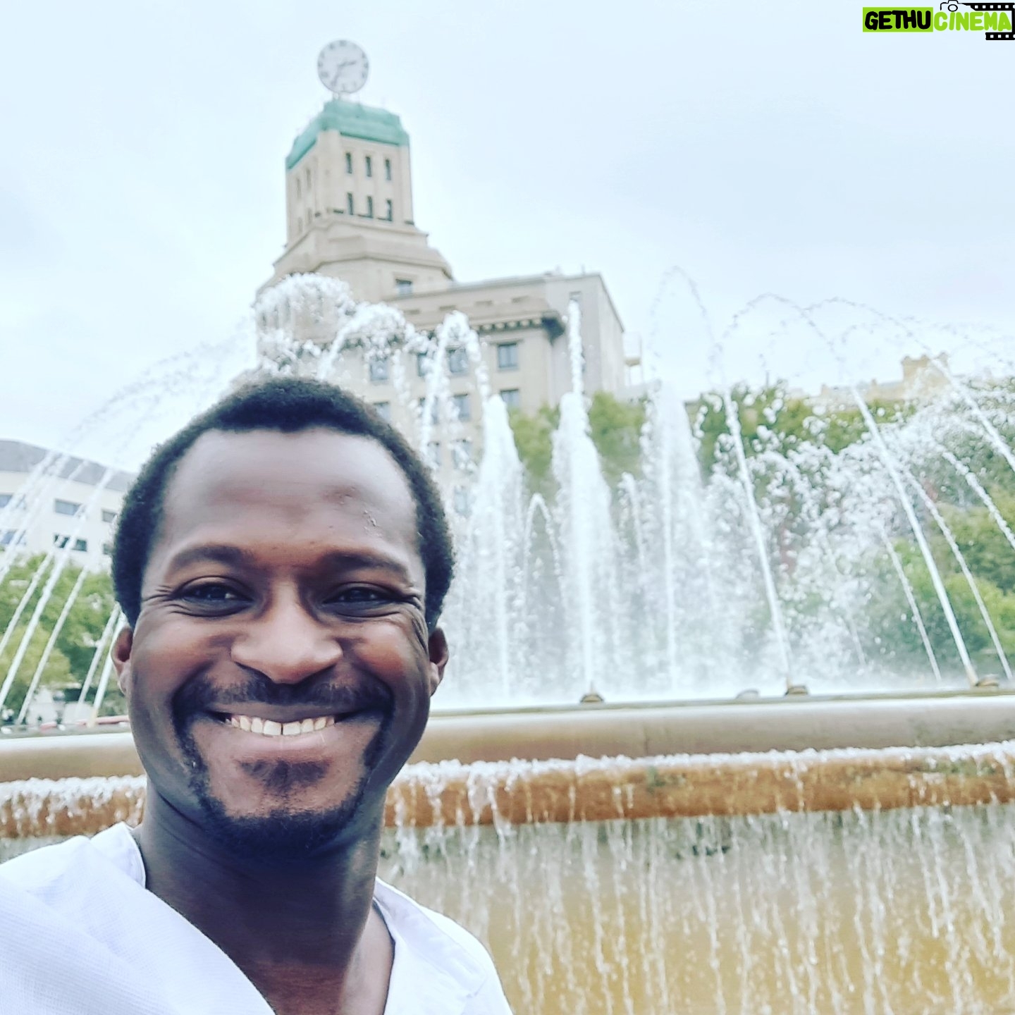 Emmanuel Buriez - 2.1K Likes - Barcelone est une des 10 villes les plus peuplées d'Europe.
L'Espagne fut durement touchée par la crise sanitaire... Les touristes, dont je fais moi-même partie, sont de retour.
Les français majoritairement.
La SNCF avec la Renfe ont depuis plusieurs années un tgv direct au départ de Paris.
Sa Rambla, ses plages textiles ou naturistes, son célèbre club de football, sa gastronomie, ses monuments classés au patrimoine mondial de l'UNESCO...
Je ne parle pas espagnol... Ni catalan, la langue parlée dans cette région de Catalogne. Je veux bien que quelqu'un m'apprenne.
Que la vie vous berce.
#Barcelone #Barcelona #spain #espagne #catalogne #catalunya #espana #plage #playa #beach #europe #sun #summer #megalopole #mediterranean #mediterranee #portvell #iberique #tibidabo #larambla #fontaine #architecture #hopethelifenchantyou #city #ville #quelavievousberce