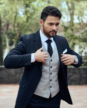 Emmanuel Palomares Instagram - Que le dirías al Pepe Emilio 
@vivirdeamorof 
Deje aquí su comentario 📝