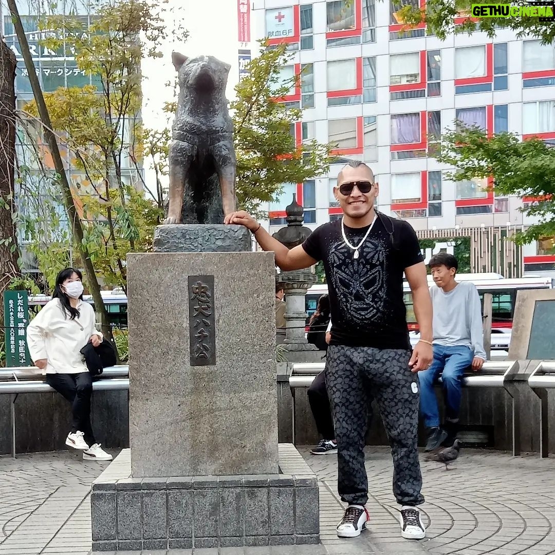 Emmanuel Roman Morales - 3.5K Likes - Con Hachiko 🇯🇵