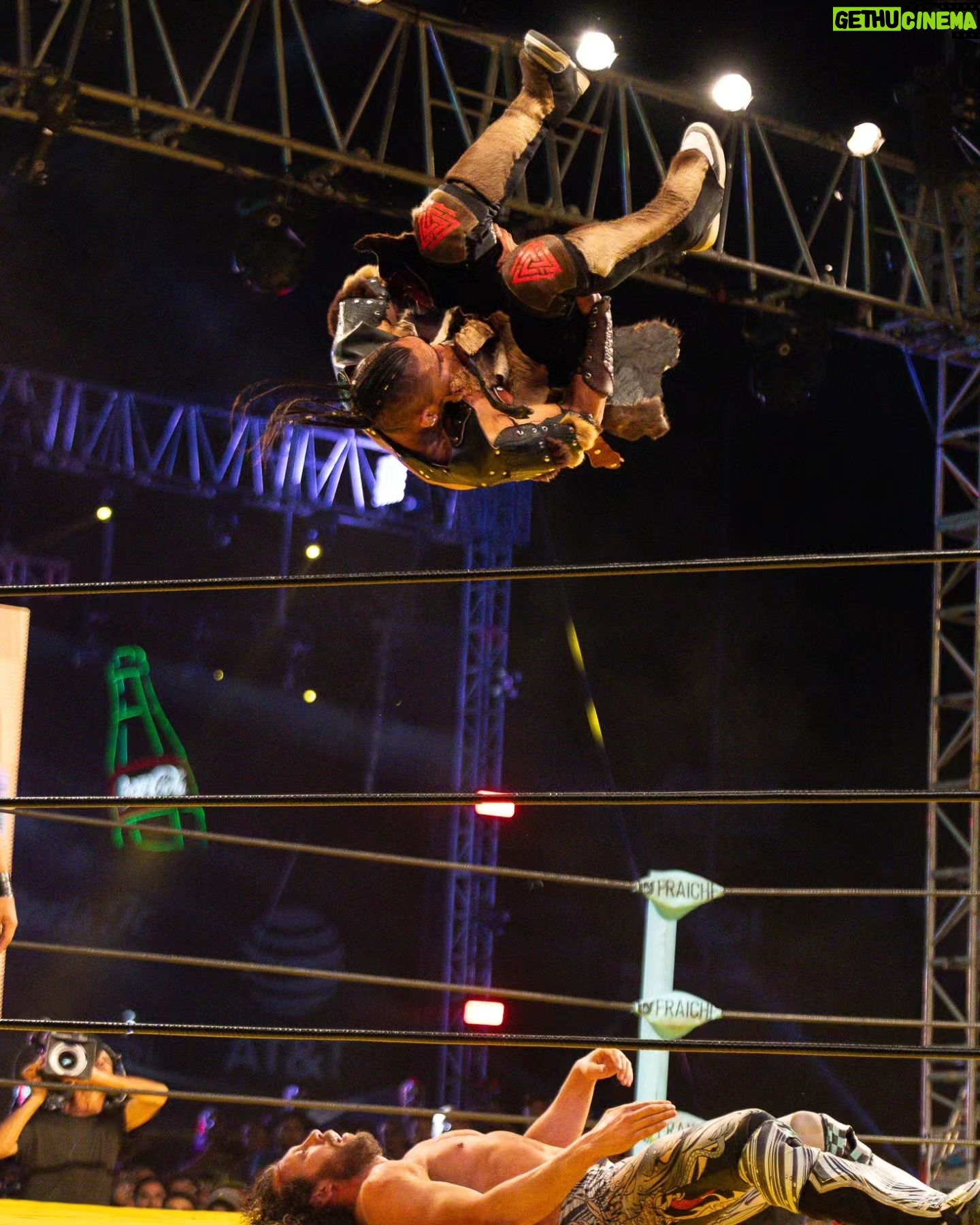 Emmanuel Roman Morales - 1.6K Likes - El Hijo del Vikingo vs Kenny Omega para el Megacampeonato @luchalibreaaa
TRIPLEMANIA XXXI - Tijuana
15 de Julio del 2023.
📸 Foto para @officialpwi
@hijodelvikingoaaaoficial
@kennyomegamanx
@torosdetijuana
#tijuana #tijuanamx #torosdetijuana #hijodelvikingo #kennyomega #luchalibreaaa #luchalibre #wrestling #prowrestling #wwe #aew #luchador #luchalibremexicana #lucha #njpw #mexico #smackdown #indywrestling #puroresu #wweraw #wwenxt #prowrestler #raw #luchadores #mexicanwrestling #luchalibreaaa #aewdynamite #mask #mascara #wrestlinglife #wrestlemania