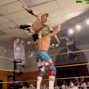 Emmanuel Roman Morales Instagram - Damn!

@stephenwolf309 @hijodelvikingoaaaoficial 

#DWGold | @dreamwavewrestling 

➡️: independentwrestling.tv

#Independentwrestlingtv @independentwrestlingtv #Dreamwavewrestling #IWTV #OrígenesAAA #LuchaAztecaAAA #LuchaAzteca #LuchaLibreAAA @luchalibreaaa #TriplemaniaXXXII