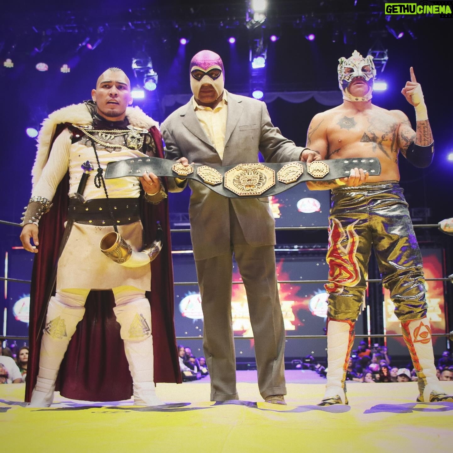 Emmanuel Roman Morales - 6.6K Likes - @hijodelvikingoaaaoficial, conquistaste los encordados, rompiste récords y fronteras. Te convertiste en el Megacampeón más joven en la historia de @luchalibreaaa y escribiste un legado ante rivales de época.
Esta lesión solo es un pequeño obstáculo en tu brillante carrera. Aquí estaremos muy atentos a tu regreso, para seguir siendo testigos de tus habilidades y entrega.
#FuerzaVikingo 👊