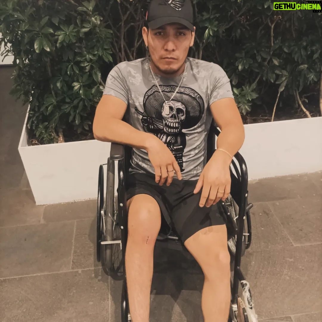 Emmanuel Roman Morales - 7.2K Likes - El día de ayer me quitaron los puntos y el vendaje comenzamos rehabilitación 🙏