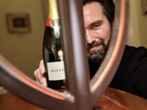 Emmett Scanlan Instagram - Today I booked a gig with a director I’ve always wanted to work with & a writer who is a hero of mine.

Tradition means I keep a bottle of fizz in the fridge. Everytime I open that door it reminds me to be grateful. Grateful for the good news that’s coming, the good news that’s already here. 
Whatever your poison my friends, I hope yis keep her chilled, keep on poppin & always fuckin restockin’... 🙏🏻 ✌🏻