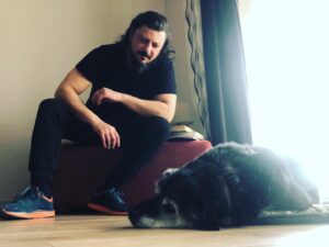 Emre Basalak Instagram - 14 yıllık yol arkadaşım…
ŞİFO’m