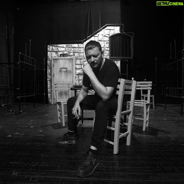 Emre Basalak - 3 Likes - siyah-beyaz. D-21 günleri
📸 @onanos