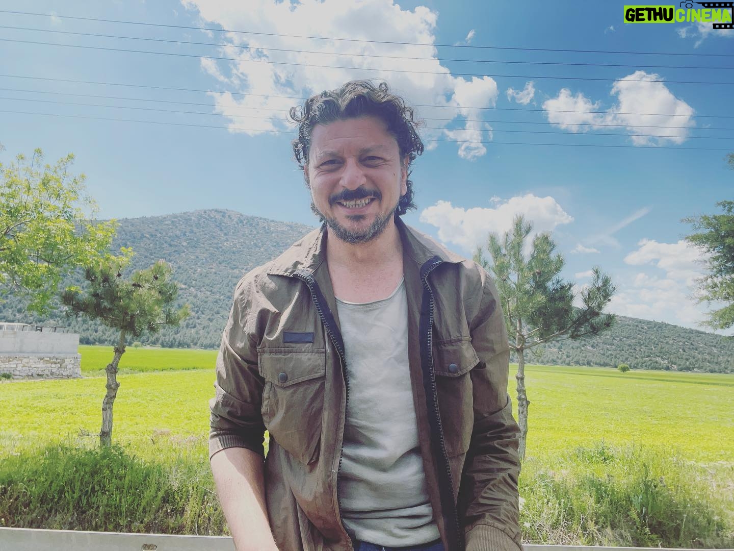 Emre Basalak - 3 Likes - Yolda sıkılma…dur !