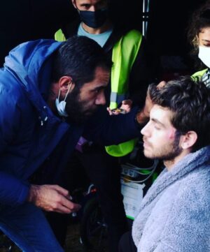 Emre Bey Instagram - İyi ki dediğim bi iş çok güzel insanlarla karşılaştım bi kısmıyla fotoğraf çekilmeyi unutmuşuz... ben bu fotoğraflarla veda etmek istedim Burak olsa o da böyle yapardı :) @sol.yanimdizi @bkmonline