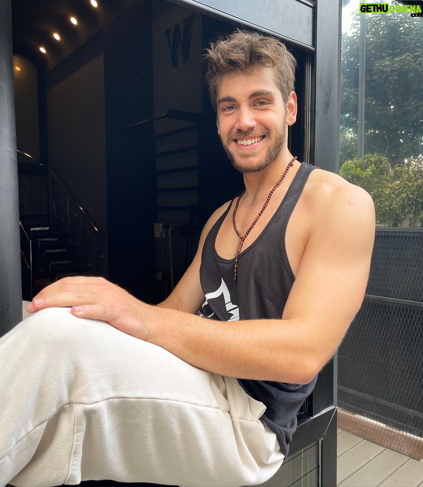 Emre Bey - 116.7K Likes -